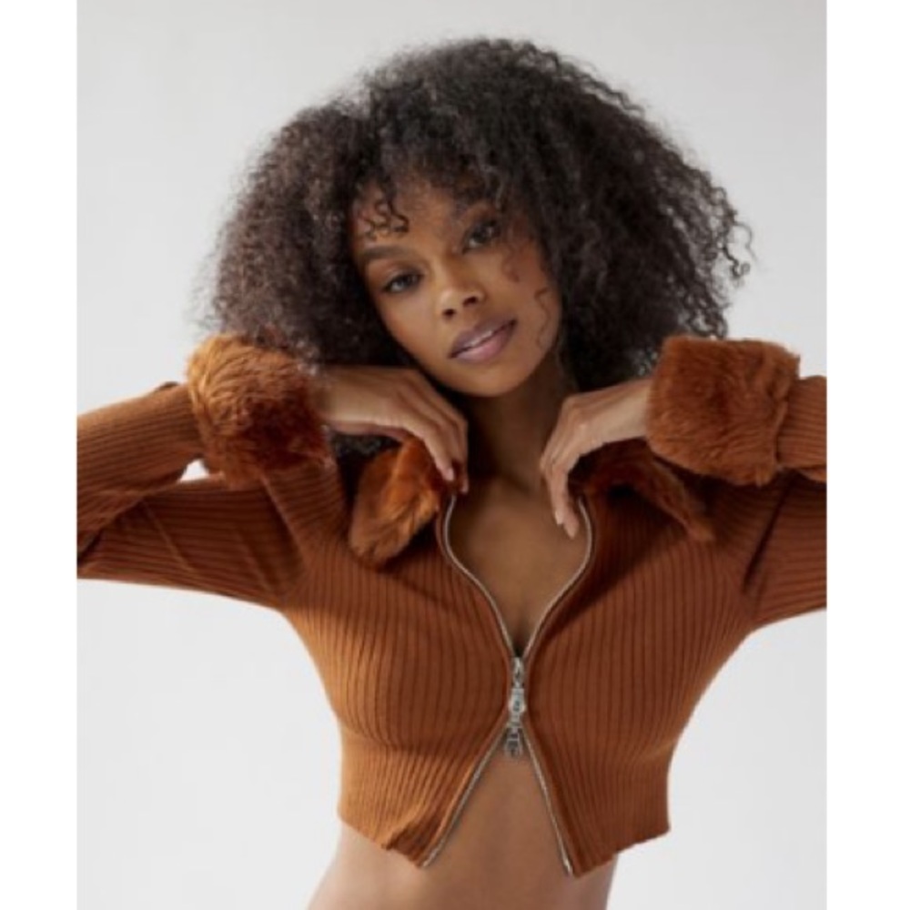 Women’s Cropped Ribbed Zip Jacket with Faux-Fur Trim — Brown